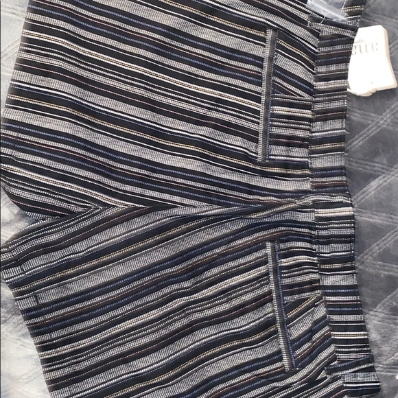 Shorts - Picture 2 of 3